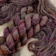 Load image into Gallery viewer, Bridle Trails DK