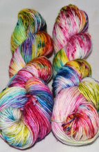 Load image into Gallery viewer, McIntosh